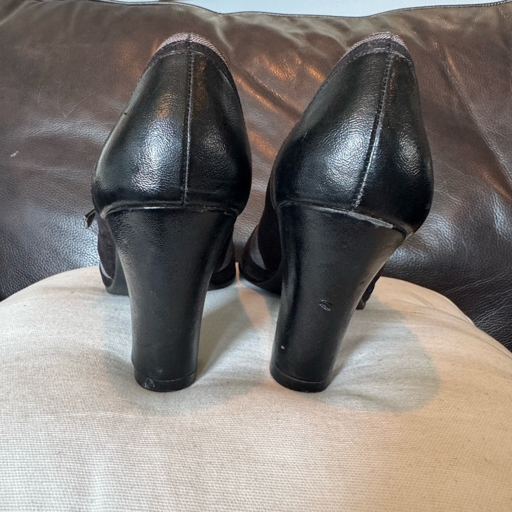 Aerosoles Women's Black and Gray Leather Mary Jane Heel Shoes - Picture 2 of 10